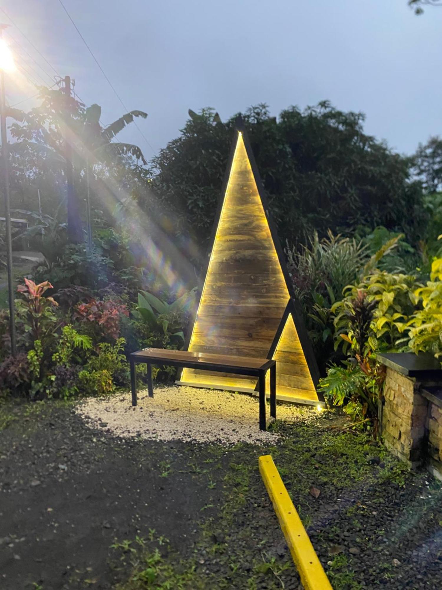 Mali'S House Hotel La Fortuna ภายนอก รูปภาพ